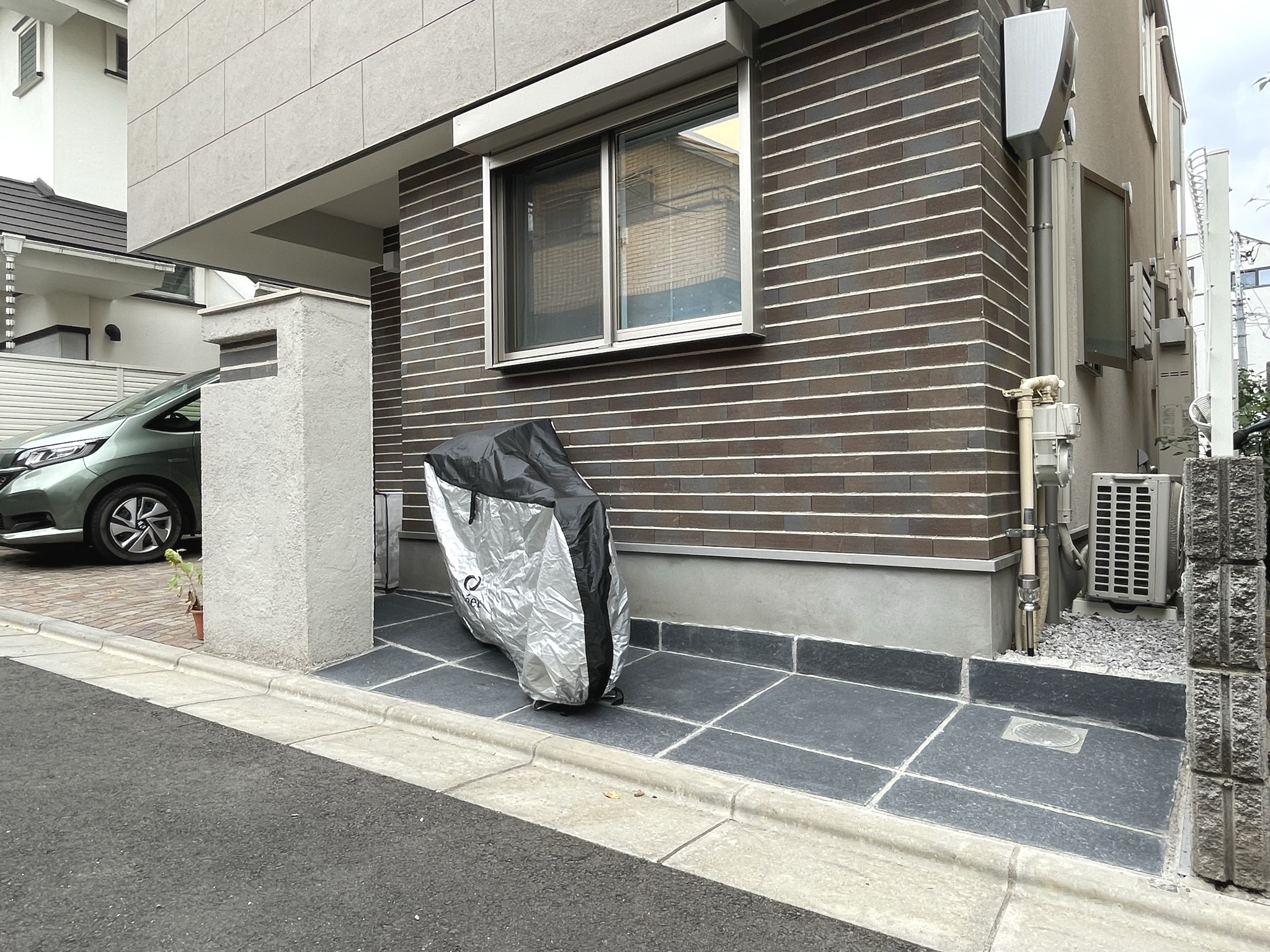 東京都世田谷区代田O様のリフォーム施工例のアフター画像1/バイク置き場の施工画像