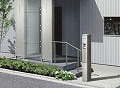 世田谷区の深沢の施工例で機能門柱を建てたオープン外構の門まわり画像