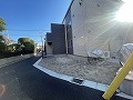 外構工事を大田区H様邸で施工させていただいた画像・インターロッキングの車庫スペースは広々として高級感が増しました