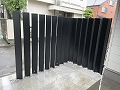 世田谷区野沢T様邸の外構工事施工例｜2025年6月UP│駒沢大学駅付近の現場/リクシルのピエトラクォーツタイル、インターロッキングを撤去して600口タイル貼りとフェンス施工