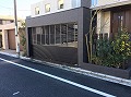 クローズ外構の事例00035のシャッターが閉じた状態の画像