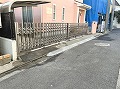 東京都O様邸リフォーム画像5/道路との境にステン系カラーの車庫アコーディオン（ロング）を新設した画像