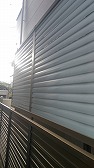 東京都世田谷区のT様のフェンス施工例で資材はリクシル　フェンスAB　YS2型（間仕切りフェンス上）